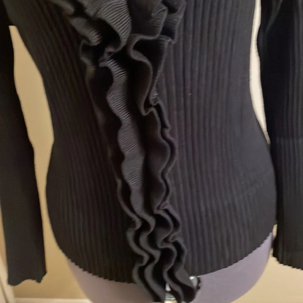 Venus Sweater - Picture 2 of 5